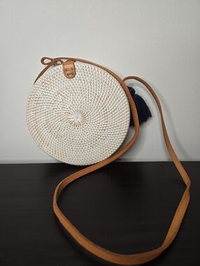 Rattan Round Crossbody Bag in White and Tan